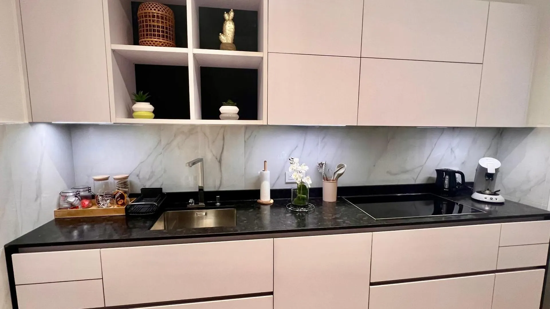Charmant Appartement Entier Dans Maison Individuelle -2 Chambres - 2 A 4 Personnes - A 200 Metres De Monaco - 4 Minutes Du Casino Et De La Gare Beausoleil