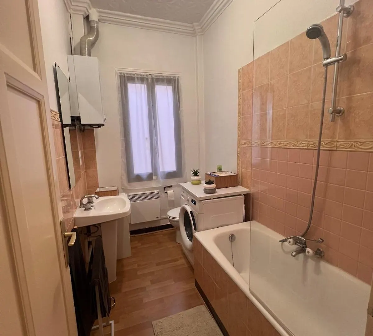 Charmant Appartement Entier Dans Maison Individuelle -2 Chambres - 2 A 4 Personnes - A 200 Metres De Monaco - 4 Minutes Du Casino Et De La Gare Beausoleil Apartmán